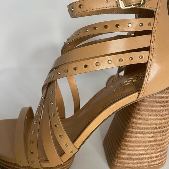 Vince Camuto - Picture 11 of 12